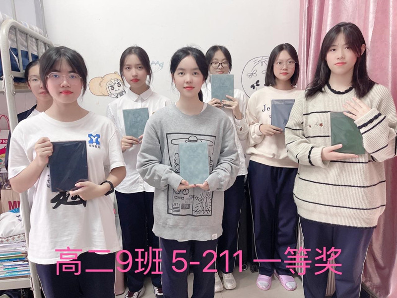 把每一間宿舍布置得令學生流連忘返的小家