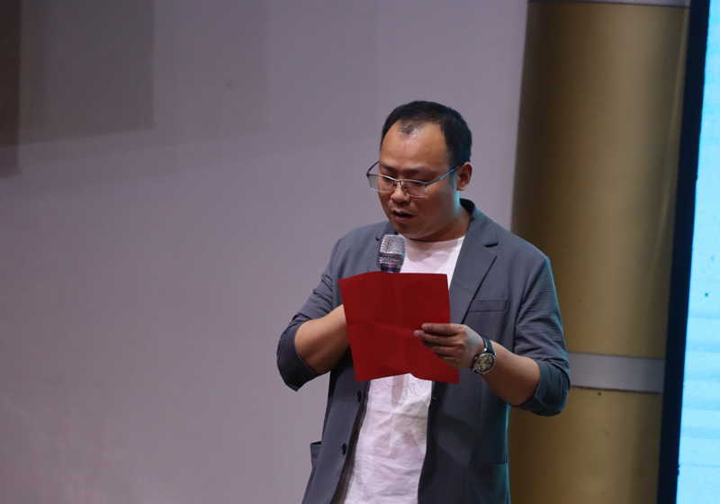 我的《高中自傳》怎么寫(xiě)——高一期中考試表彰大會(huì)
